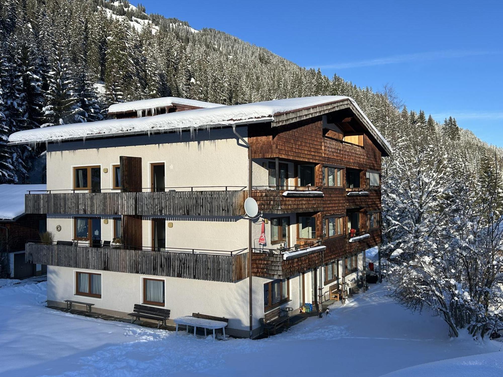 Appartementhaus Michaela Бах Екстериор снимка